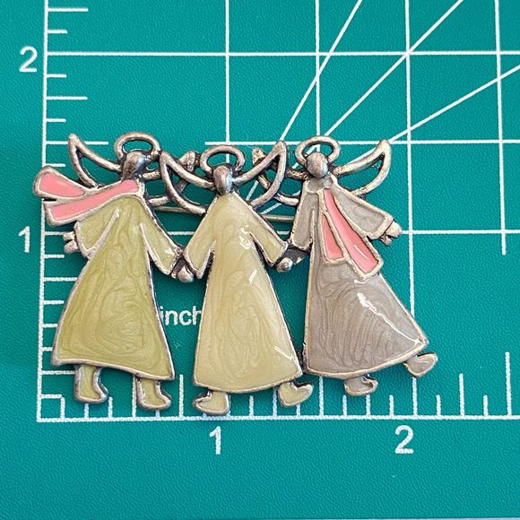 Breast Cancer Awareness Brooch Three Hand Holding Angels Donning Pink Scarves - Picture 8 of 8